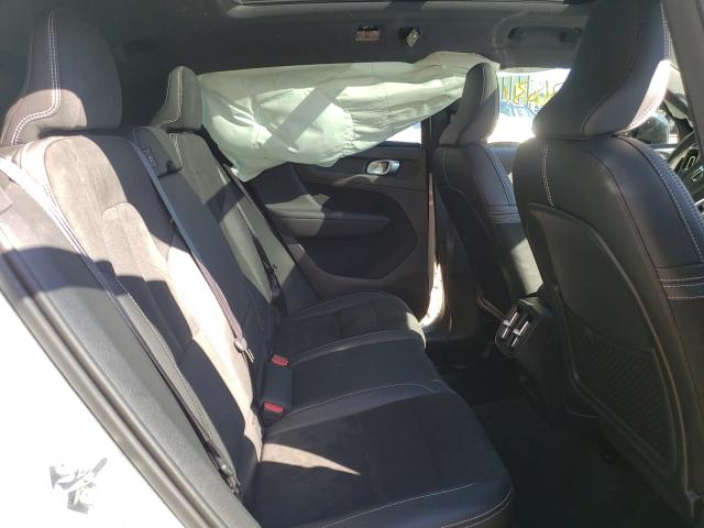 2019 VOLVO XC40 T5 R- YV4162UM8K2138823