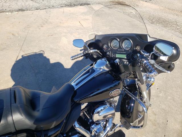 2010 HARLEY-DAVIDSON FLHTCU 1HD1FC411AB674945
