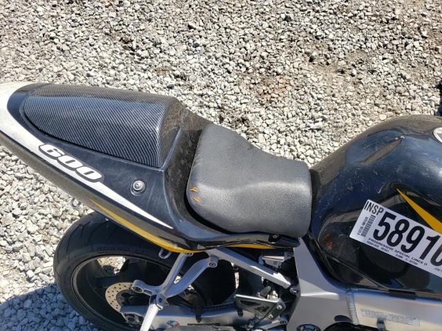2002 SUZUKI GSX-R600 JS1GN7BA422107939