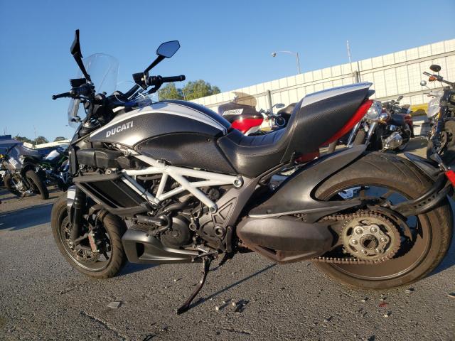 2015 DUCATI DIAVEL ZDM13BSW9FB019981