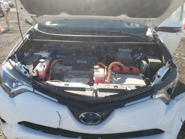 2018 TOYOTA RAV4 HV LE JTMRJREV1JD181763