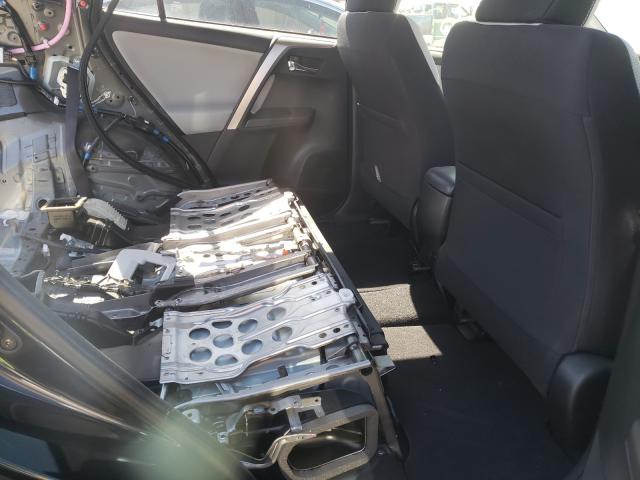 2018 TOYOTA RAV4 HV LE JTMRJREVXJD170874