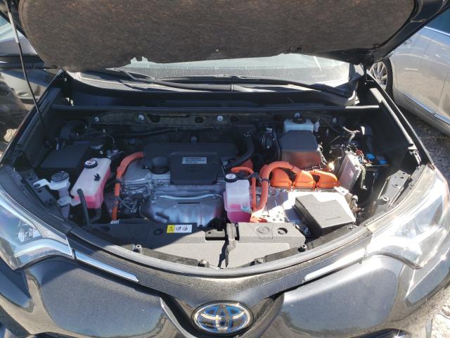 2018 TOYOTA RAV4 HV LE JTMRJREVXJD170874
