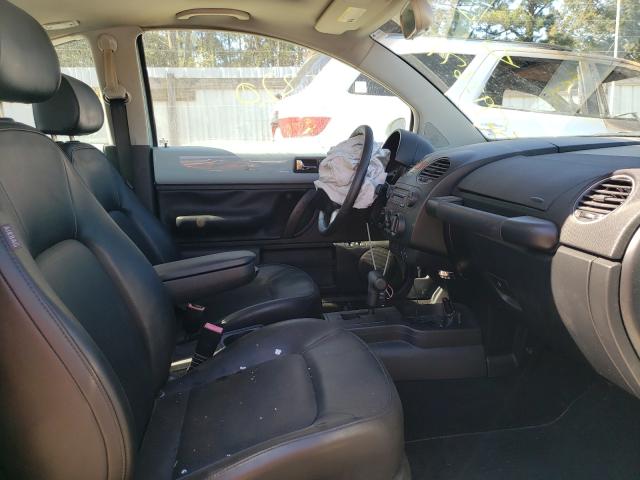 2010 VOLKSWAGEN NEW BEETLE 3VWRG3AG2AM028362