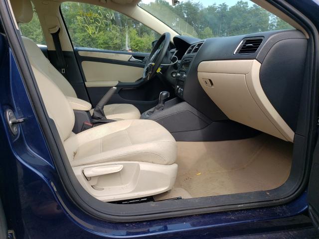 2011 VOLKSWAGEN 2S 3VWDX7AJXBM327905