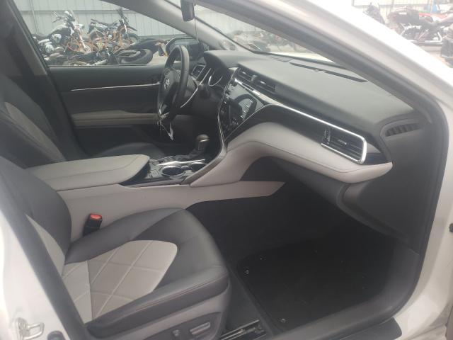 2018 TOYOTA UK 4T1B11HK5JU044597