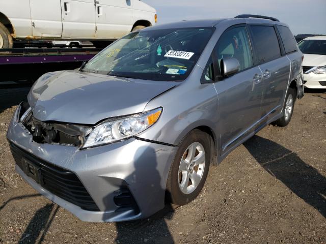 5TDKZ3DC2JS932901 Toyota Sienna Le 2018. Фото: 1