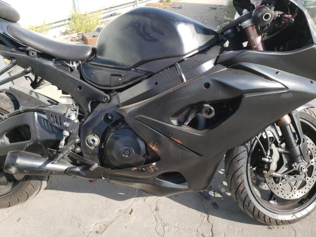 2005 SUZUKI GSX-R1000 JS1GT76A352102557