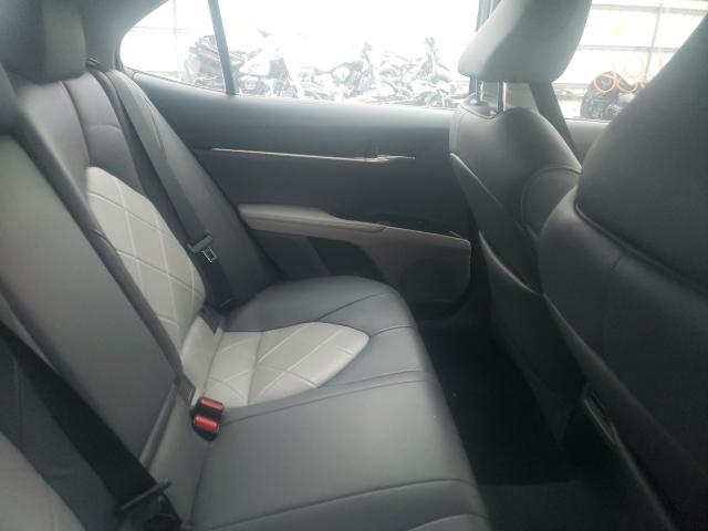 2018 TOYOTA UK 4T1B11HK5JU044597