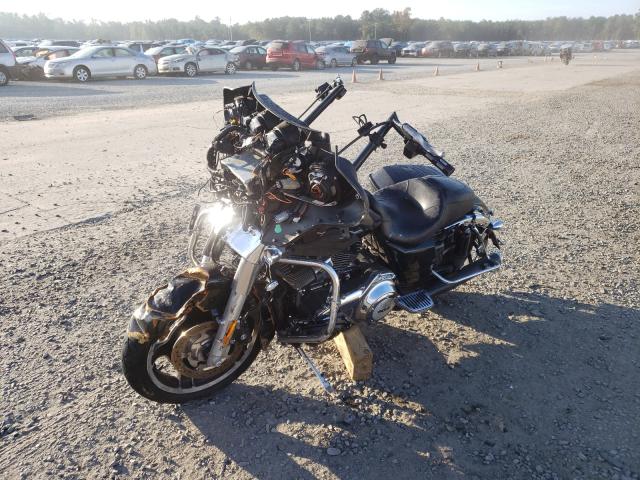 2011 HARLEY-DAVIDSON FLHX 1HD1KBM17BB675671