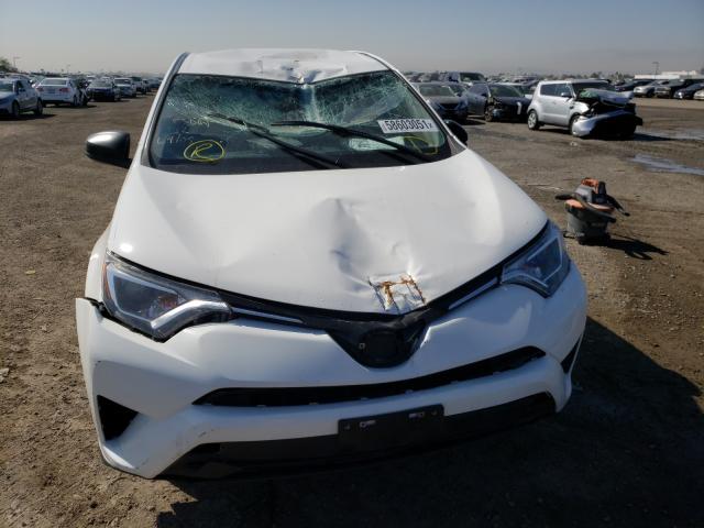 2018 TOYOTA RAV4 LE JTMZFREVXJJ187371