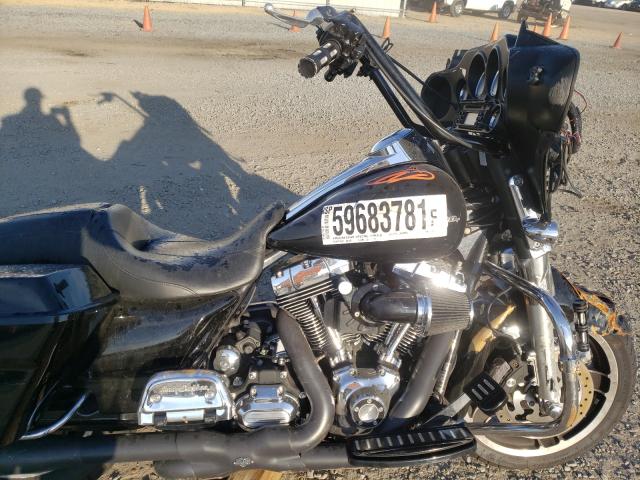 2011 HARLEY-DAVIDSON FLHX 1HD1KBM17BB675671