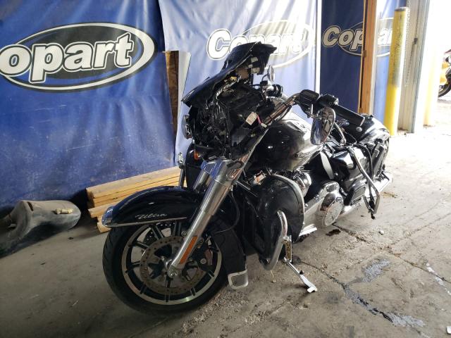 2019 HARLEY-DAVIDSON FLHTCU 1HD1FCC39KB649893