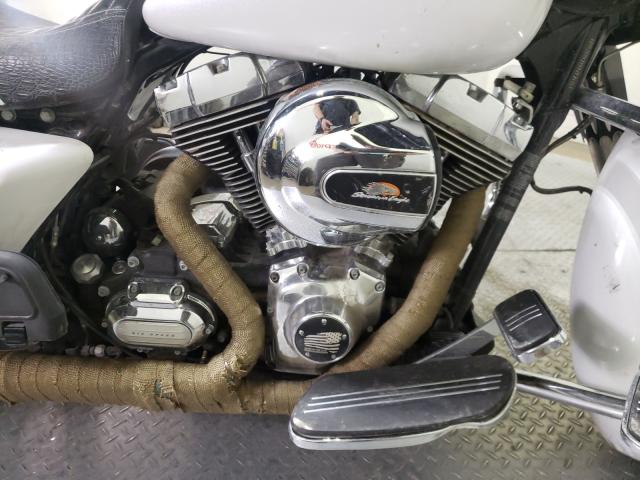 2011 HARLEY-DAVIDSON FLHX 1HD1KBM12BB621503