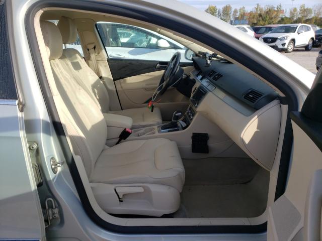 2010 VOLKSWAGEN PASSAT KOM WVWJK7AN8AE129075