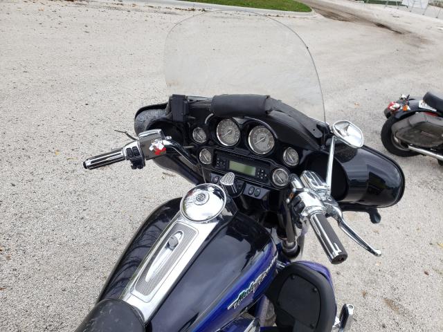 2011 HARLEY-DAVIDSON FLHTCUSE6 1HD1PR815BB957330