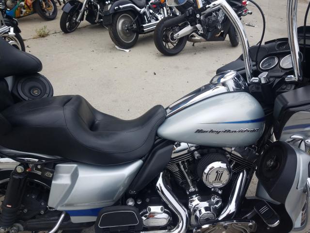 2011 HARLEY-DAVIDSON FLTRU 1HD1KGM15BB619239