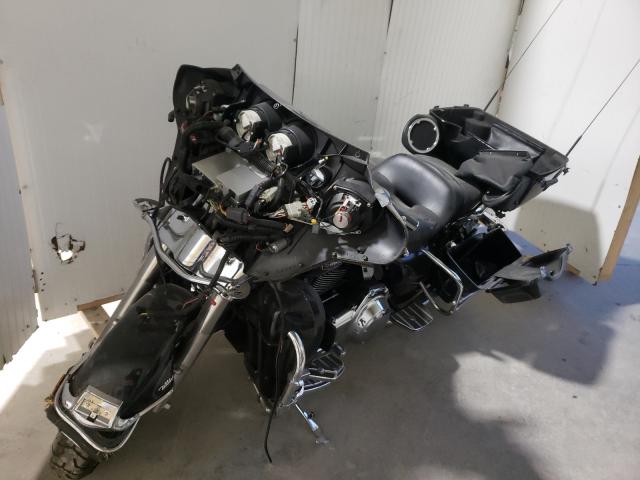 2010 HARLEY-DAVIDSON FLHTCU 1HD1FC412AB627827