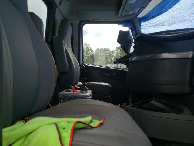 2021 VOLVO VHD 4V5KG9EH9MN266522