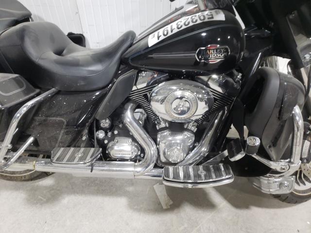 2010 HARLEY-DAVIDSON FLHTCU 1HD1FC412AB627827