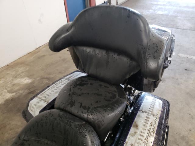 2009 HARLEY-DAVIDSON FLHX 1HD1KB4169Y687172