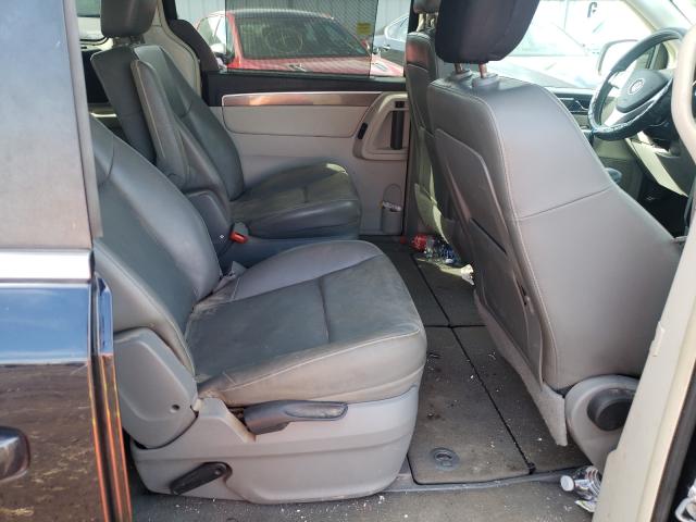 2010 VOLKSWAGEN ROUTAN SE 2V4RW3D16AR242380