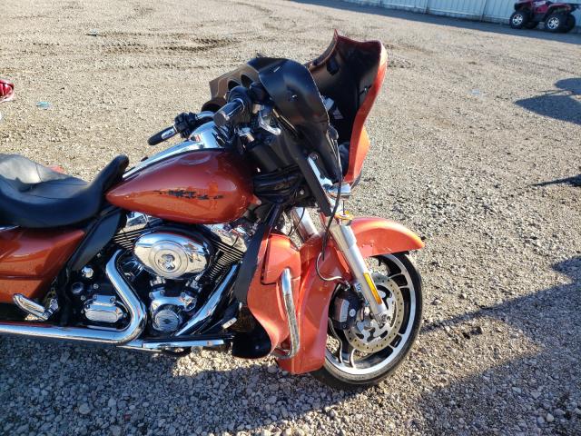 2011 HARLEY-DAVIDSON FLHX 1HD1KBM15BB643723