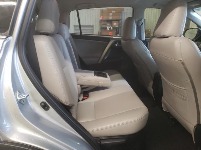 2018 TOYOTA RAV4 HV LE JTMRJREV5JD236568