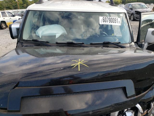 2011 TOYOTA FJ CRUISER JTEZU4BF0BK011278