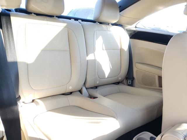 2018 VOLKSWAGEN BEETLE SE 3VWJD7AT3JM702755