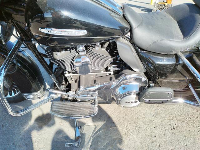 2011 HARLEY-DAVIDSON FLHTK 1HD1KEM30BB679872