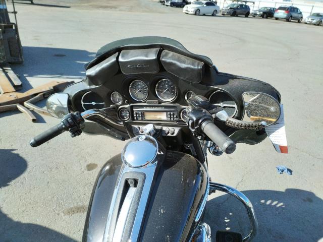 2011 HARLEY-DAVIDSON FLHTK 1HD1KEM30BB679872
