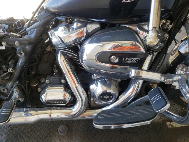 2019 HARLEY-DAVIDSON FLHX 1HD1KBC11KB651836