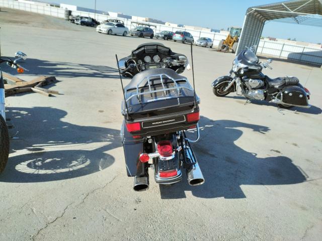 2011 HARLEY-DAVIDSON FLHTK 1HD1KEM30BB679872