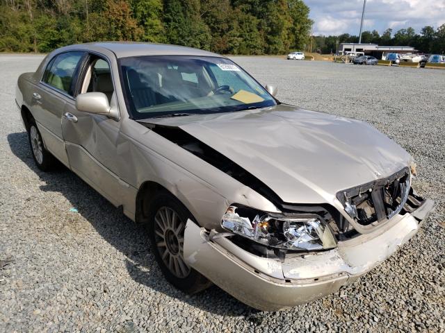 Salvage cars for sale from Copart Concord, NC: 2004 Lincoln Town Car E