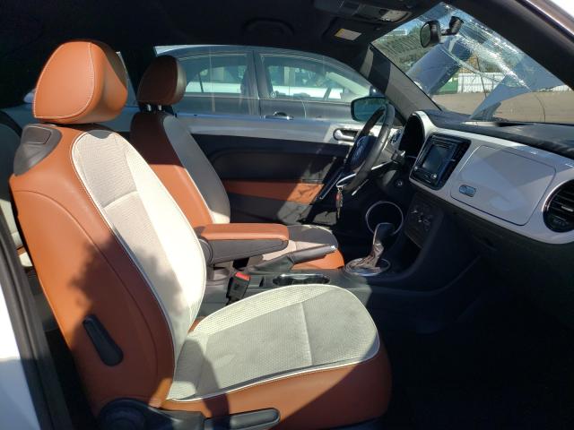 2016 VOLKSWAGEN BEETLE SE 3VWJ07AT2GM608371