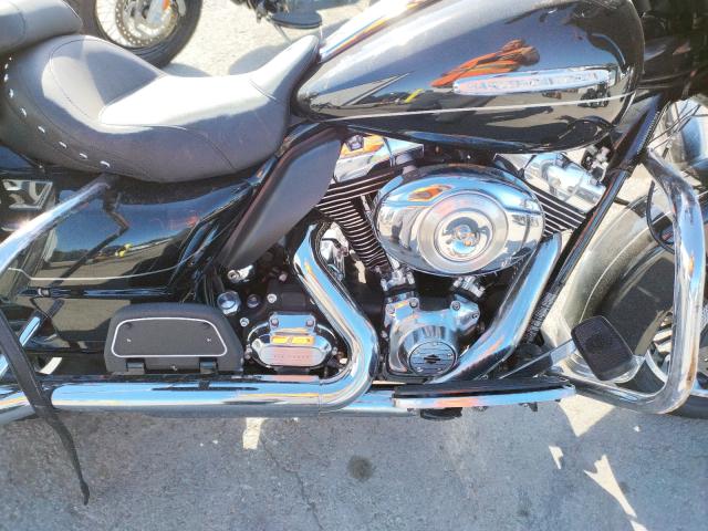 2011 HARLEY-DAVIDSON FLHTK 1HD1KEM30BB679872