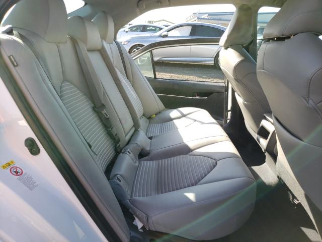 2018 TOYOTA CAMRY L/LE 4T1B11HK0JU556588