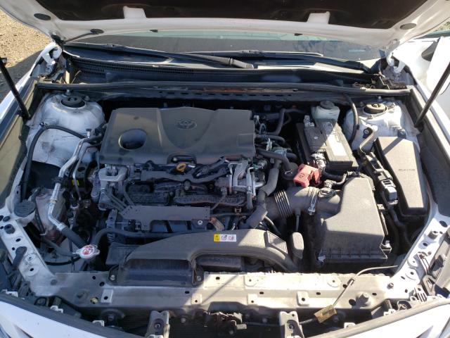 2018 TOYOTA CAMRY L/LE 4T1B11HK0JU556588