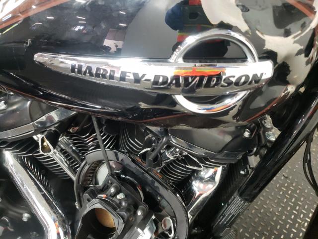 2019 HARLEY-DAVIDSON FLHCS 1HD1YBK20KB061944