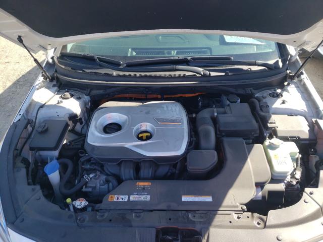 2016 HYUNDAI SONATA PLU KMHE14L24GA030013