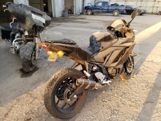 2021 YAMAHA YZFR3 A MH3RH18Y1MK006370