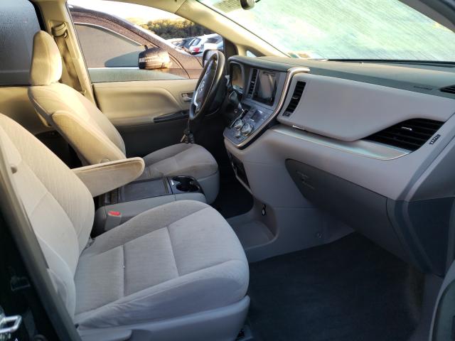 5TDJZ3DC4HS165199 Toyota Sienna Le 2017. Фото: 4