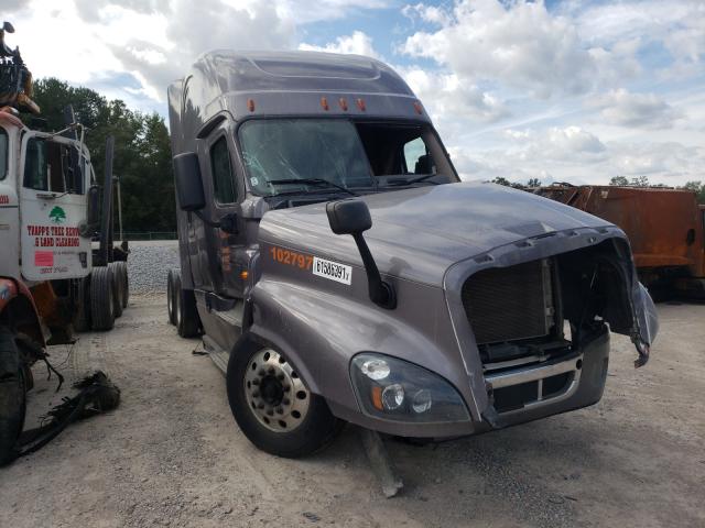 Salvage trucks for sale at Gaston, SC auction: 2017 Freightliner Cascadia 1