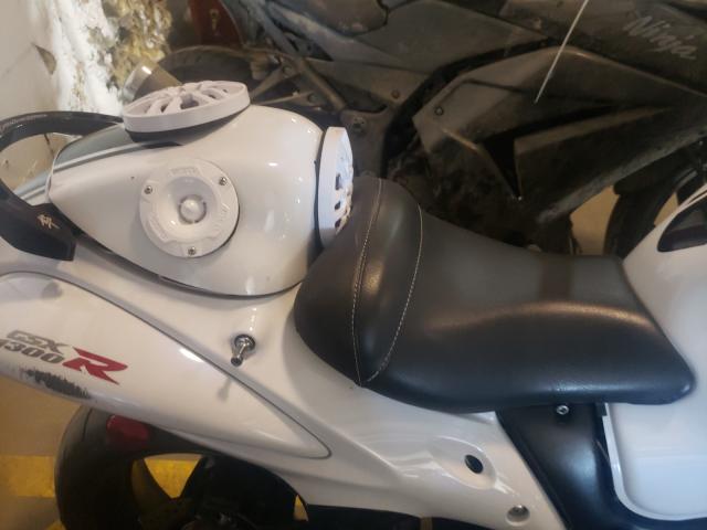 2017 SUZUKI GSX1300 RA JS1GX72B7H2100835