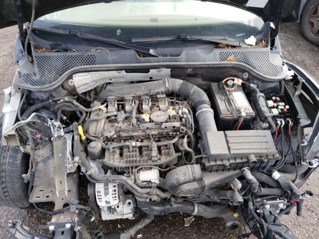 2017 VOLKSWAGEN BEETLE SE 3VWJ17AT2HM617103