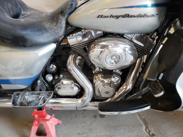 2011 HARLEY-DAVIDSON FLTRU 1HD1KGM13BB651168