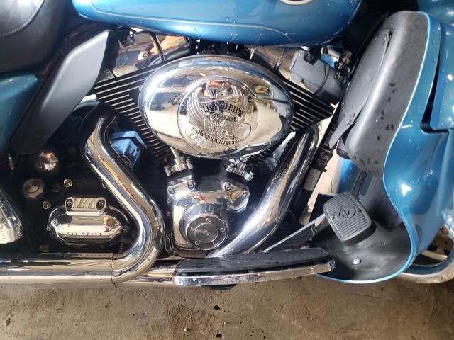 2011 HARLEY-DAVIDSON FLHTCU 1HD1FC414BB618984