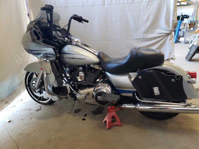 2011 HARLEY-DAVIDSON FLTRU 1HD1KGM13BB651168