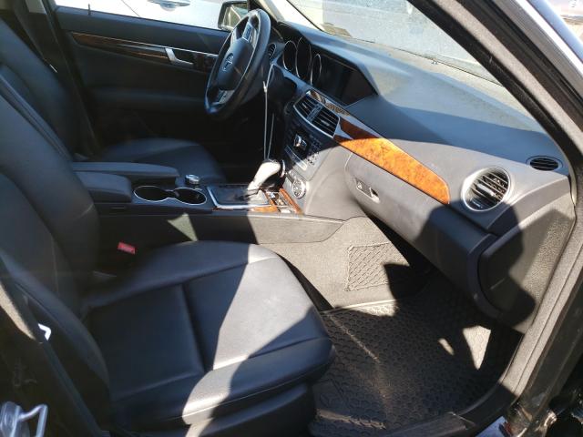 2013 MERCEDES-BENZ C300 WDDGF8ABXDR284658